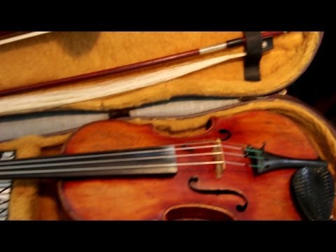 What&#039;s In My Violin Case? What I Take to Rehearsal&#039;s With Me!!